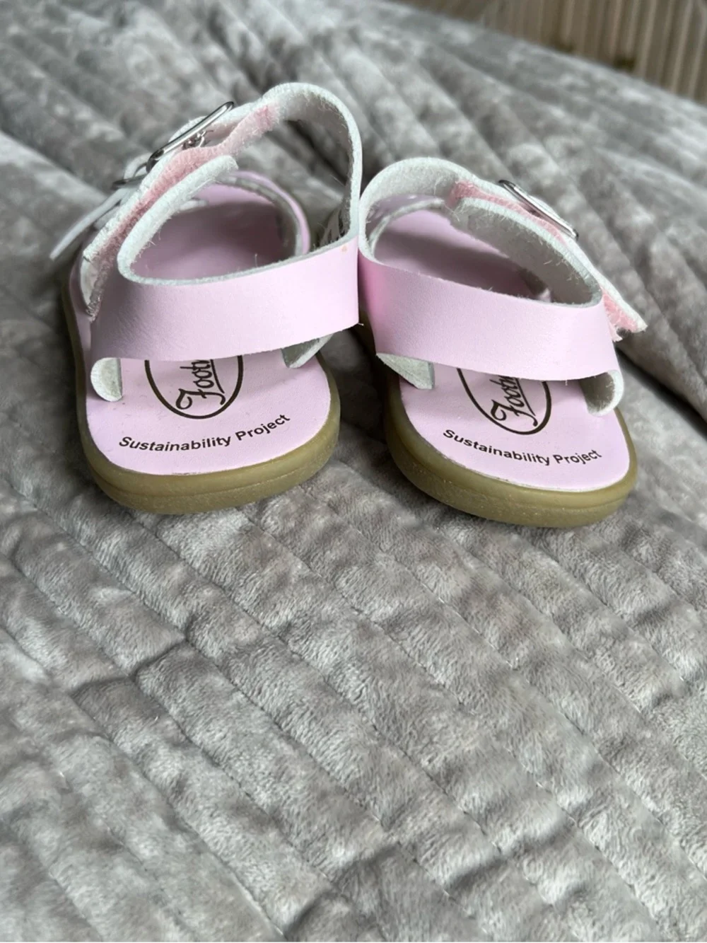 Footmates Ariel Pink Sandals - Classic Strappy Style; size 4. - Picture 7 of 9